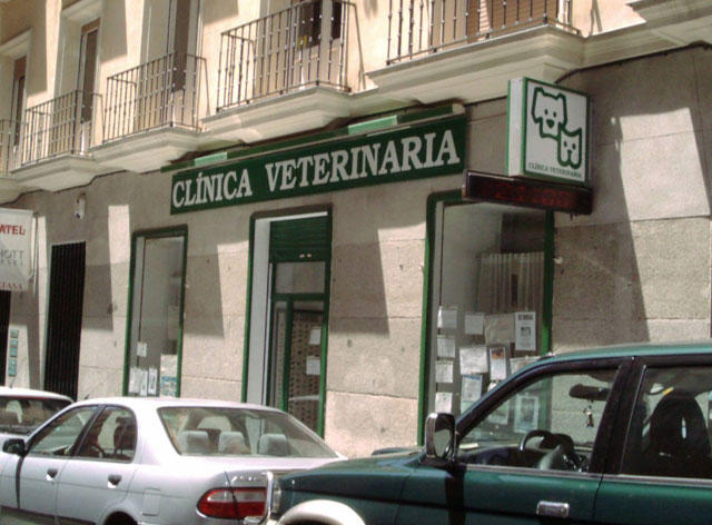 clinica-veterinaria-ferraz-fachada-01.jpg Clínica Veterinaria Ferraz Madrid 915 59 18 71