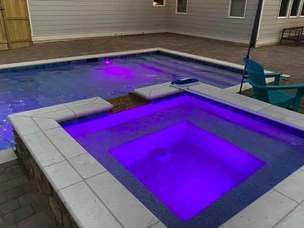 Images NLO Pool and Landscape