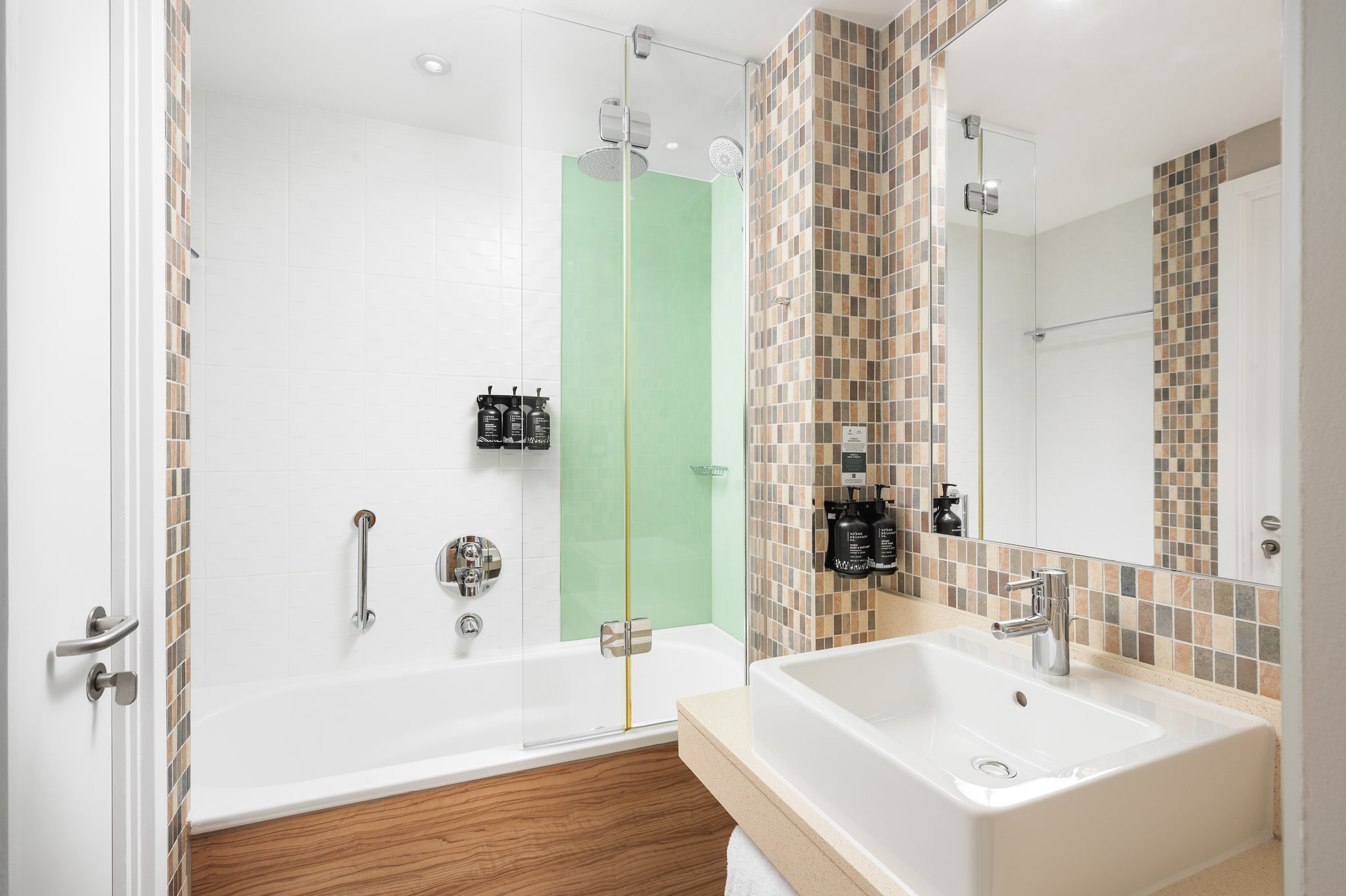 Images Holiday Inn Manchester - Mediacityuk by IHG