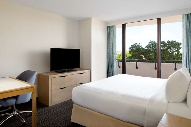 Images Embassy Suites by Hilton Tampa Airport Westshore