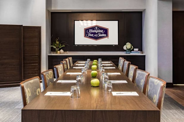 Images Hampton Inn & Suites Washington DC-Navy Yard