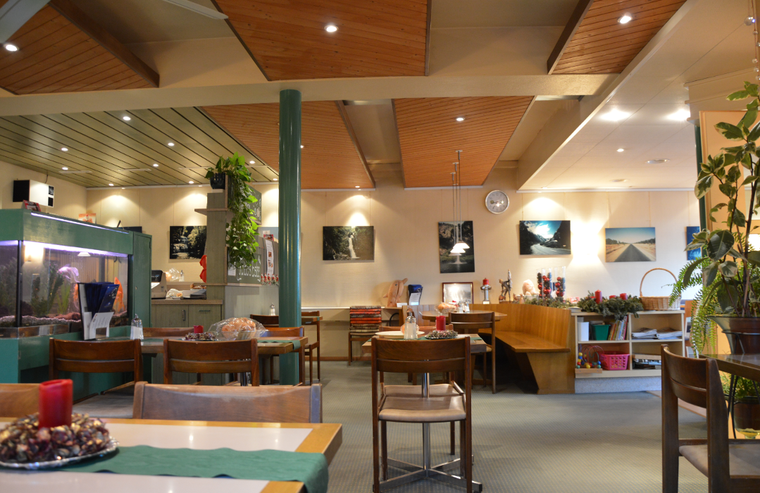 Bäckerei Konditorei Tea Room Felder Spiezwiler, Frutigenstrasse 14 in Spiezwiler