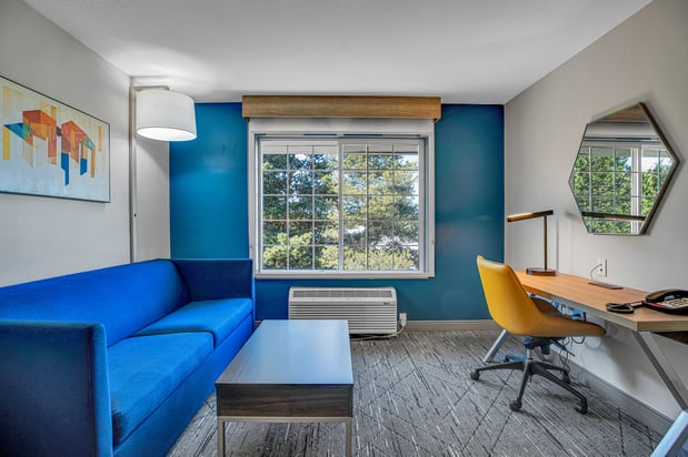 Images Holiday Inn Express & Suites Portland-Jantzen Beach by IHG