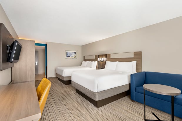 Images Holiday Inn Express & Suites Fredericksburg by IHG