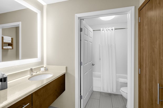 Images Staybridge Suites Chattanooga-Hamilton Place by IHG