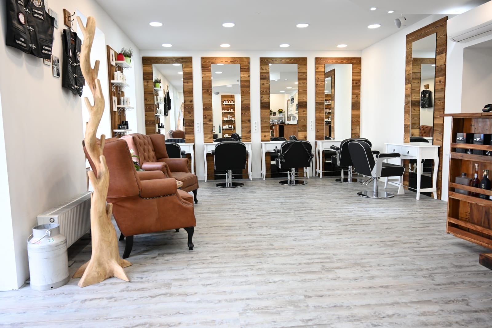 S`Woidviertler Hair & Nail Art Studio, Grillgasse 20 in Wien