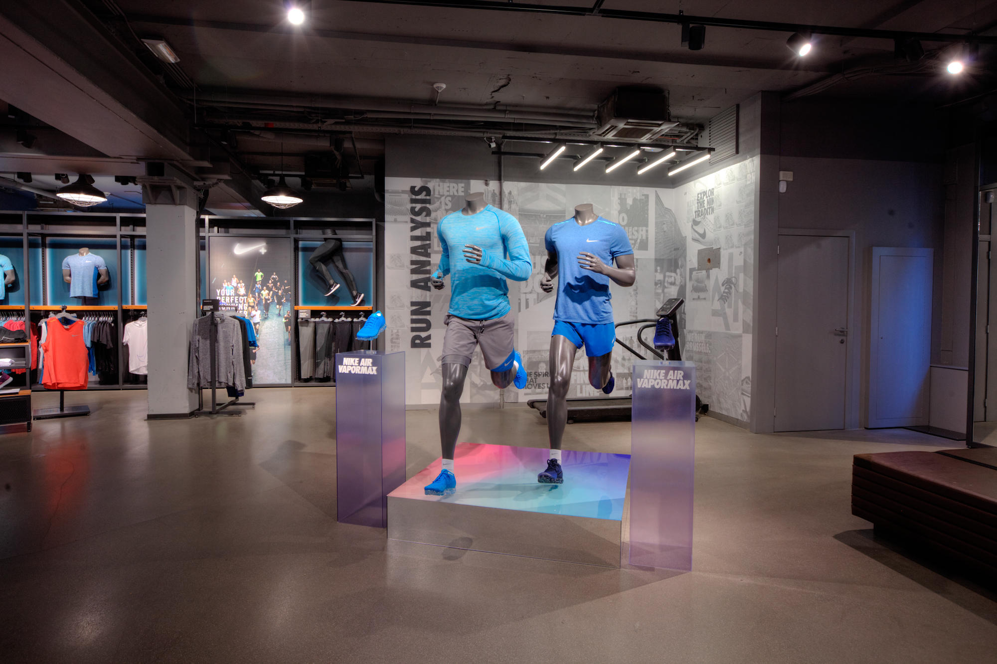Civiel Leggen gebed Nike Store - Sports Et Loisirs: Articles Et Vêtements (Détail Et  Accessoires) à Brussel (adresse, horaires, avis, TÉL: 022179...) - Infobel