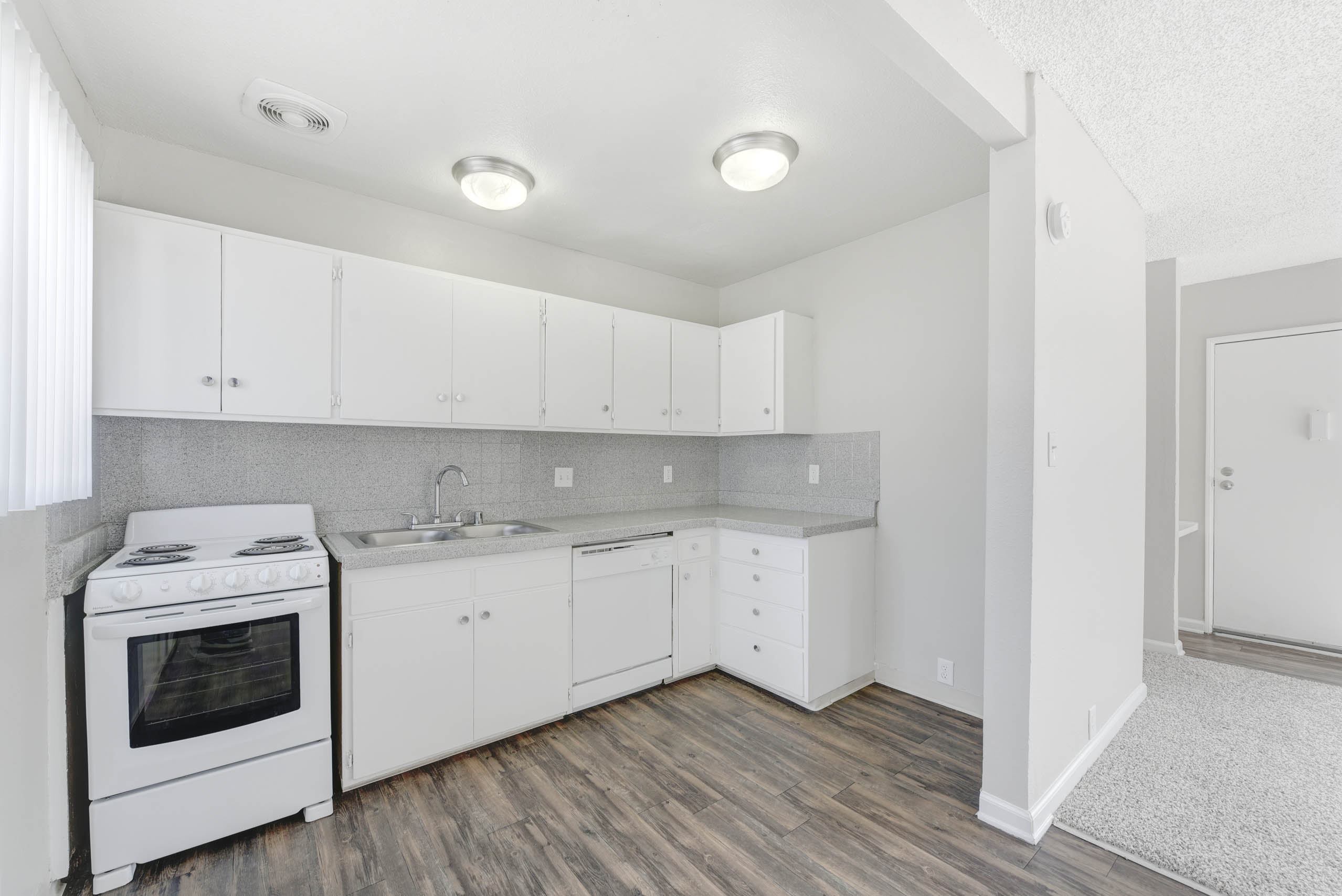 White Kitchen