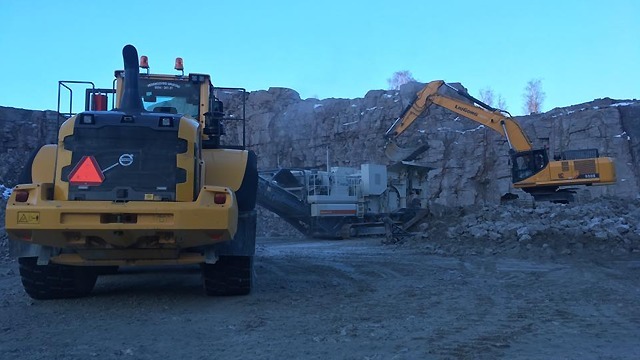 Images Henrikssons Grus AB