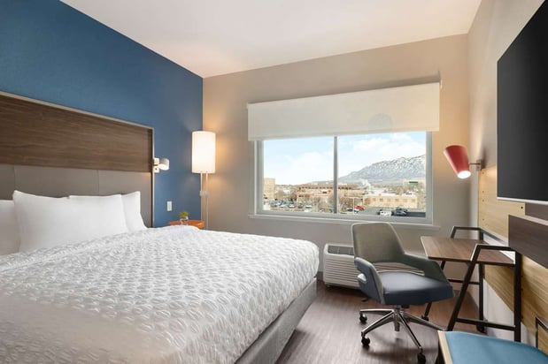 Images Tru by Hilton Ogden