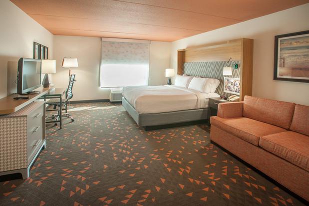Images Holiday Inn Pensacola - University Area by IHG