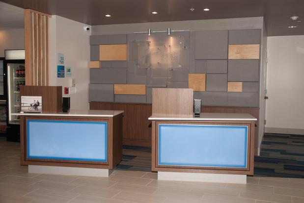 Images Holiday Inn Express & Suites Decatur by IHG