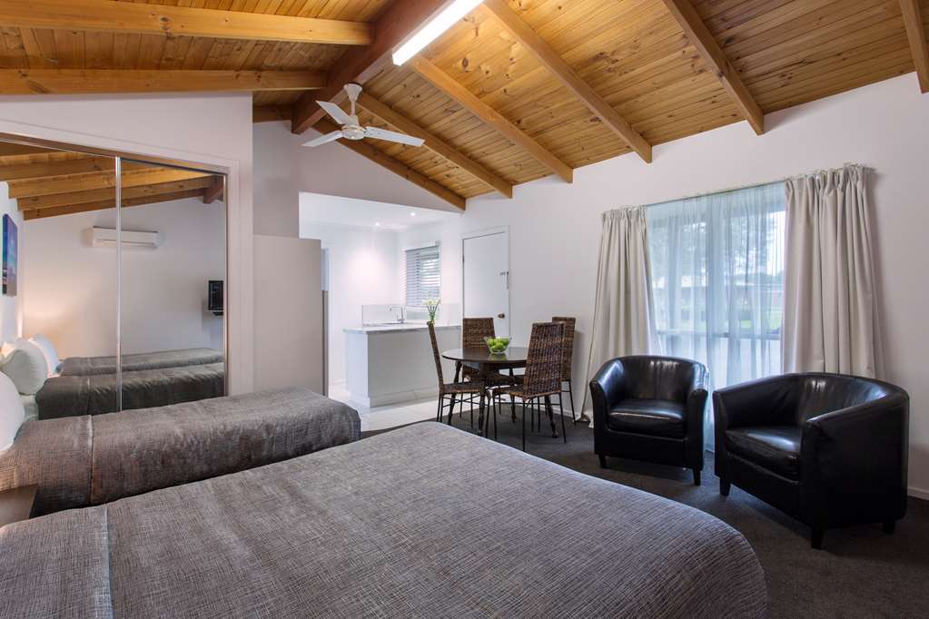 Images Best Western Colonial Village Motel