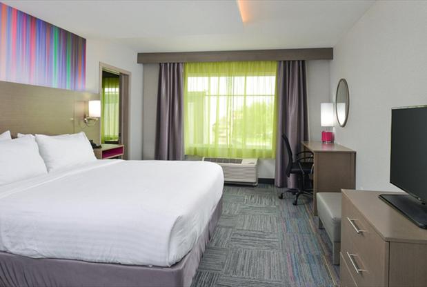Images Holiday Inn Express & Suites Shippensburg, an IHG Hotel