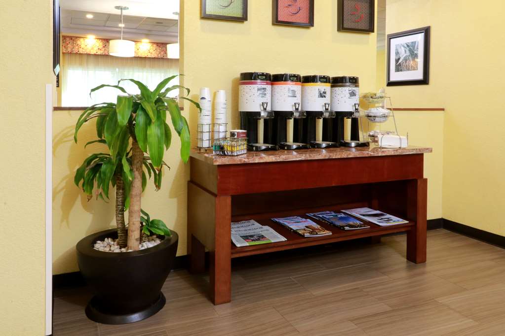 Images Hampton Inn by Hilton Guadalajara-Aeropuerto