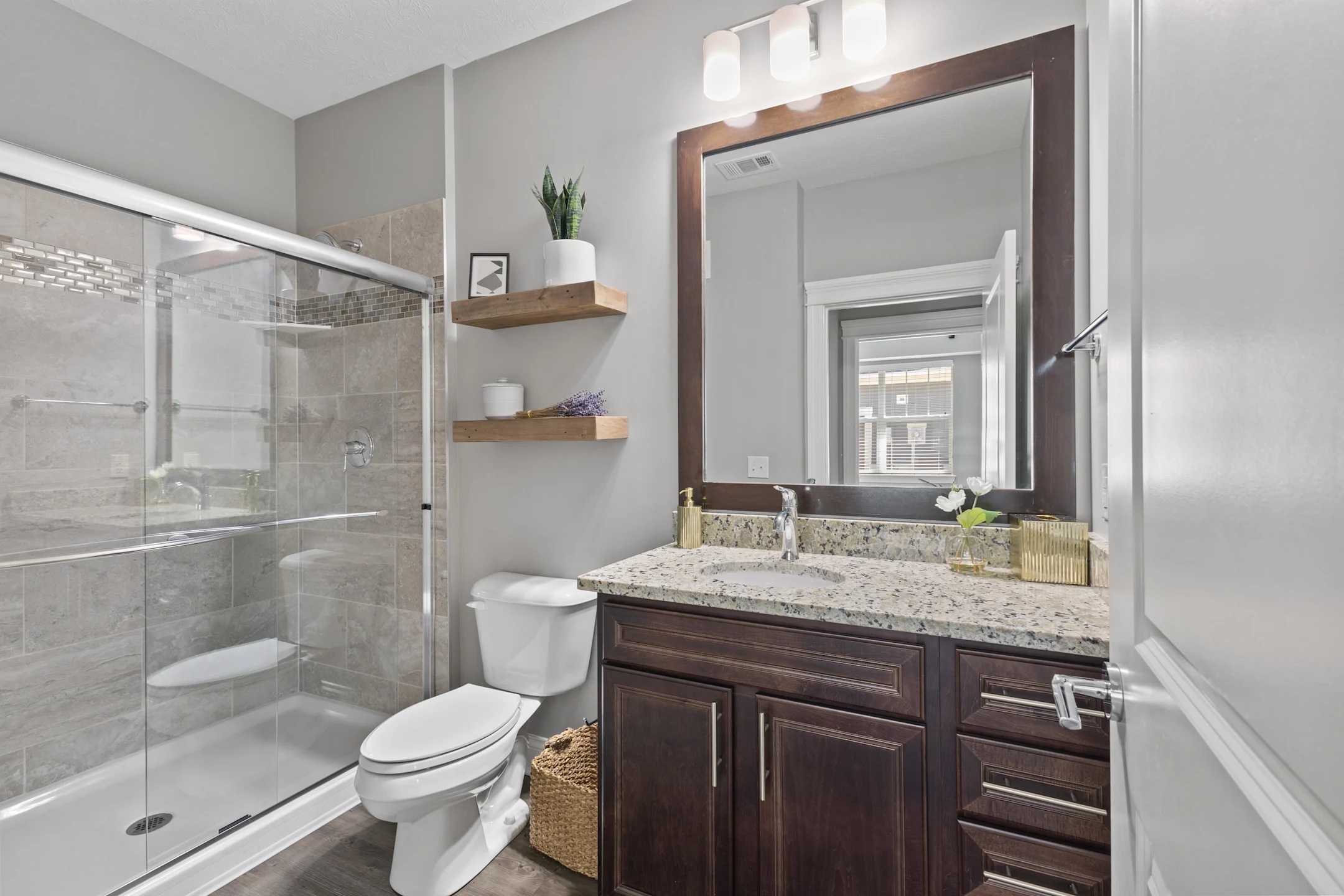 Apartment Bathroom 
