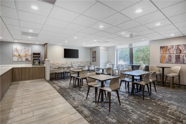 Images SureStay Plus by Best Western Chicago Lombard