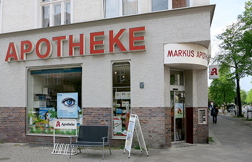 Aussenansicht der Markus-Apotheke Steglitz