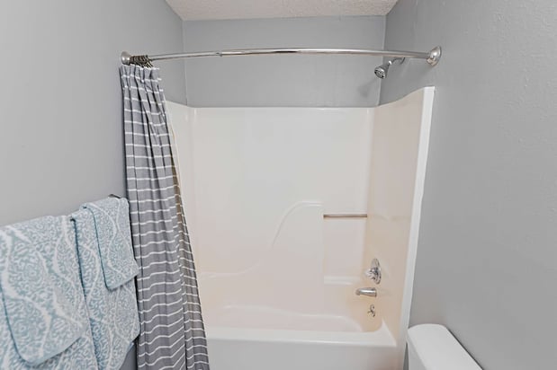 Images Lindsey Manor Apartments