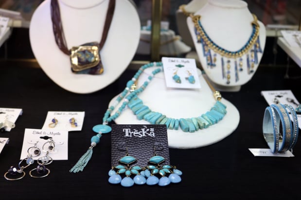 Images Salem's Fashions & Home Decor