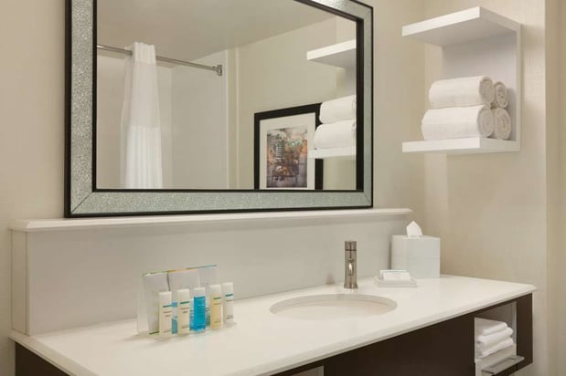 Images Hampton Inn & Suites Nashville-Downtown