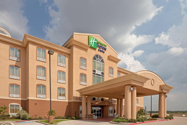 Images Holiday Inn Express & Suites Terrell, an IHG Hotel