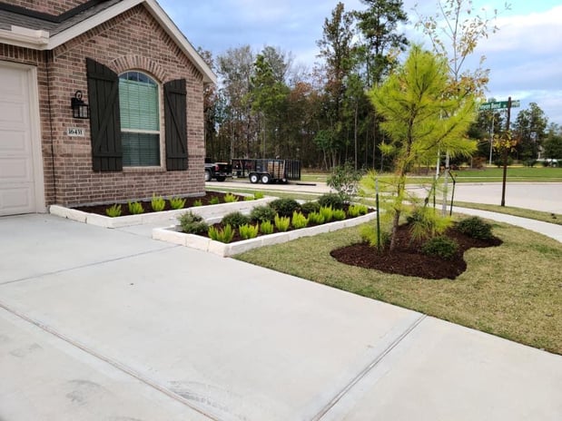 Images GQ Landscaping & Lawn Care Services