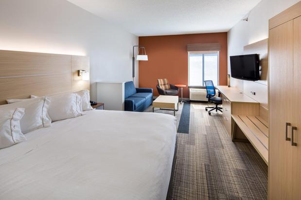 Images Holiday Inn Express Cedar Rapids (Collins Rd) by IHG