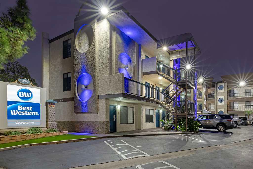 Exterior Best Western Courtesy Inn Hotel - Anaheim Resort Anaheim (714)772-2470