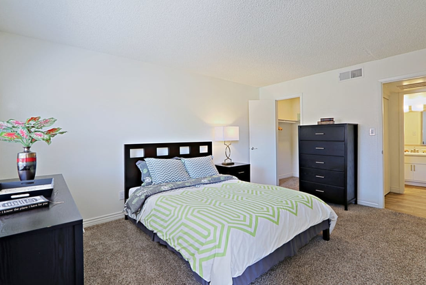 Images Spring Meadow Apartments