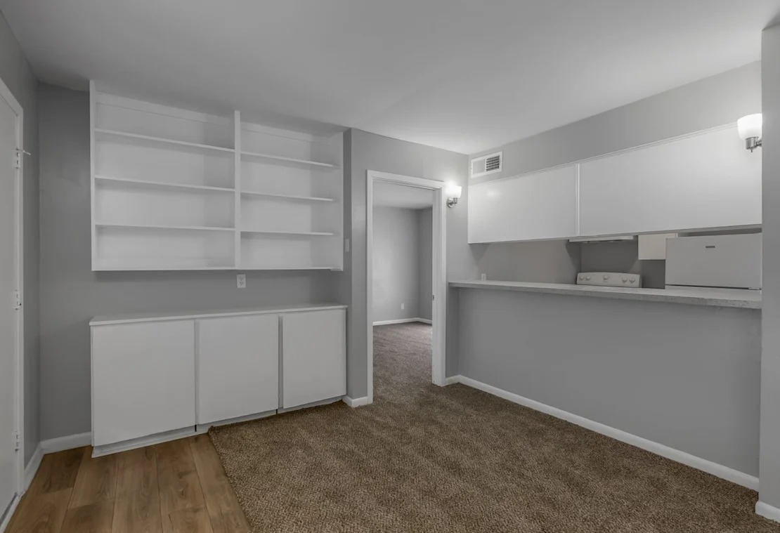 The Duchess-Kitchen with Cabinets