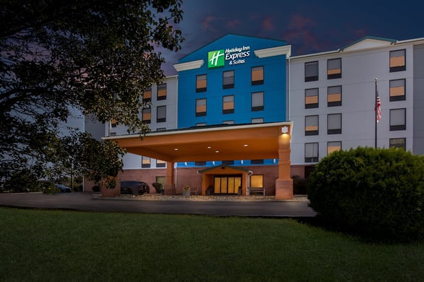 Images Holiday Inn Express & Suites Charleston-Southridge by IHG