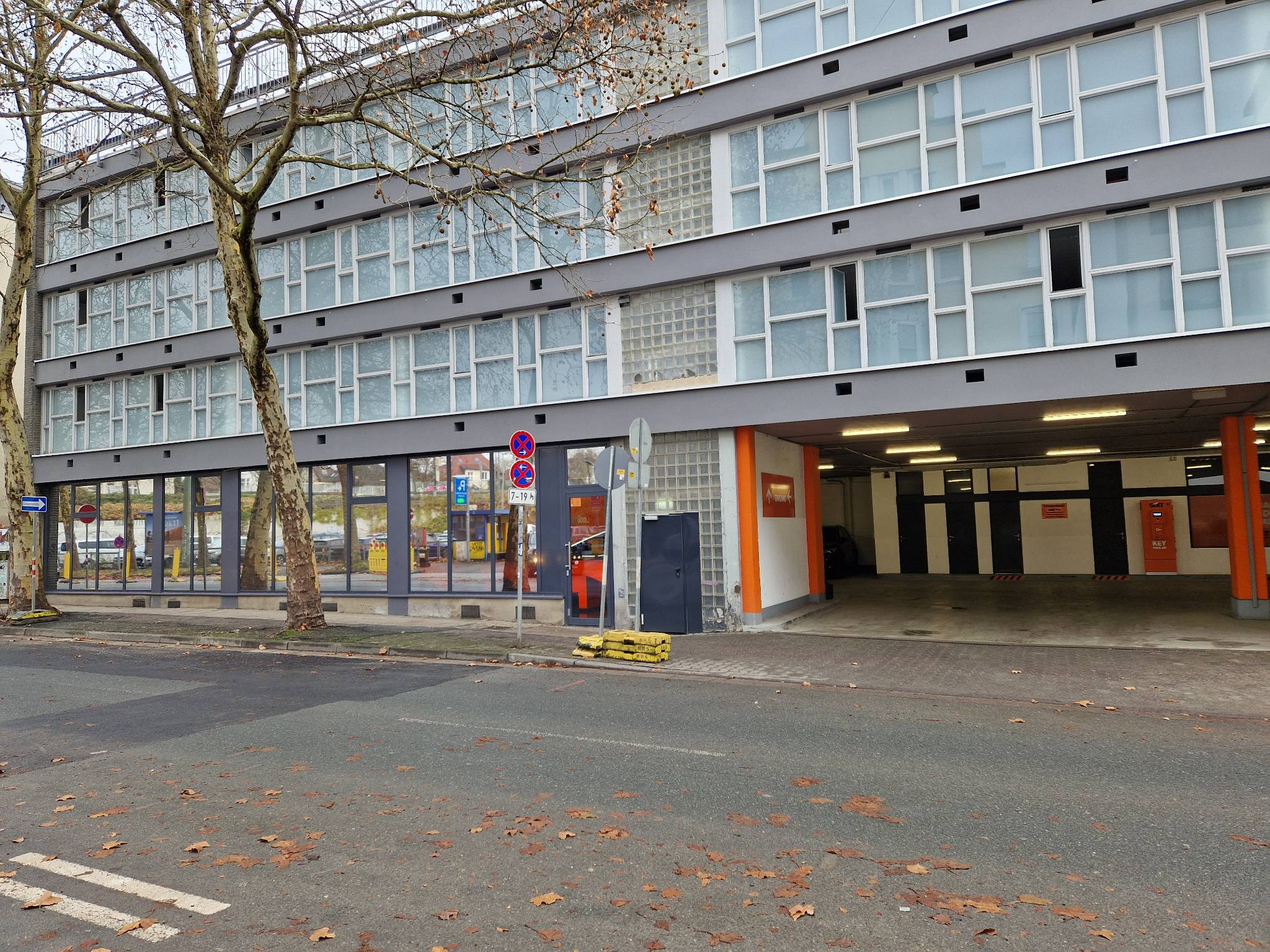SIXT Autovermietung Bielefeld, Elsa-Brändström-Str. 6-8 in Bielefeld