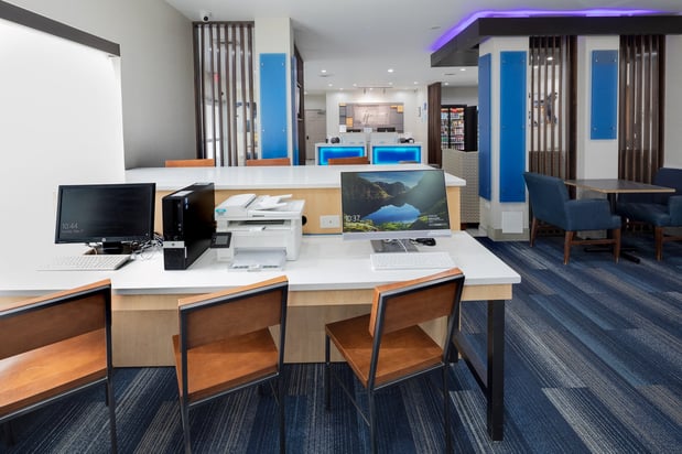 Images Holiday Inn Express & Suites Chicago West - St Charles by IHG