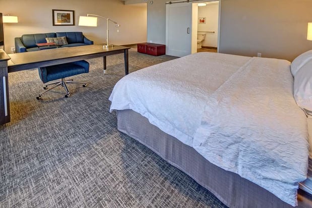 Images Hampton Inn & Suites Franklin Berry Farms