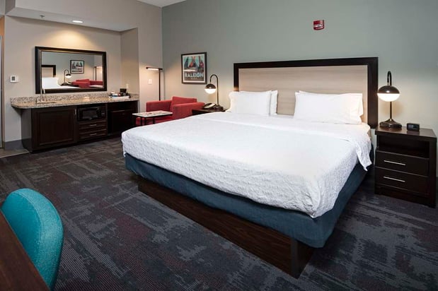 Images Hampton Inn & Suites Raleigh Downtown