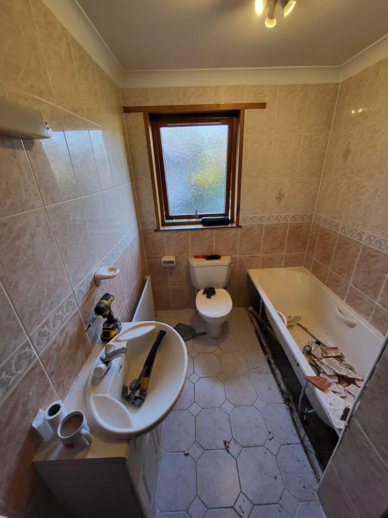 CGM Bathrooms Kirkcaldy 07826 581466
