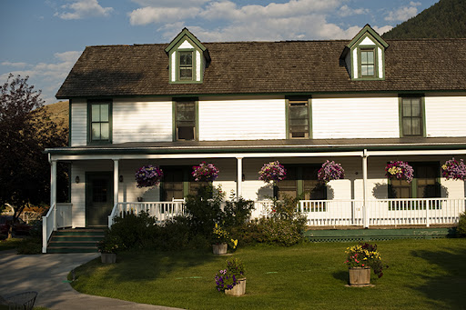 Chico Hot Springs Resort & Day Spa