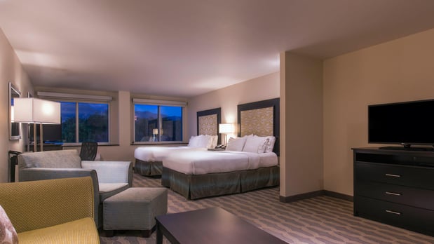 Images Holiday Inn Express & Suites Colorado Springs Central by IHG
