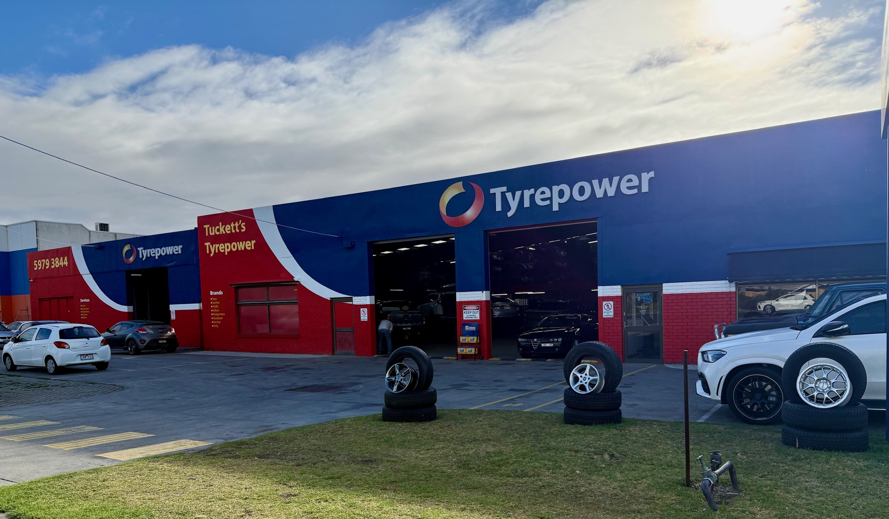 Images Tucketts Tyrepower Hastings