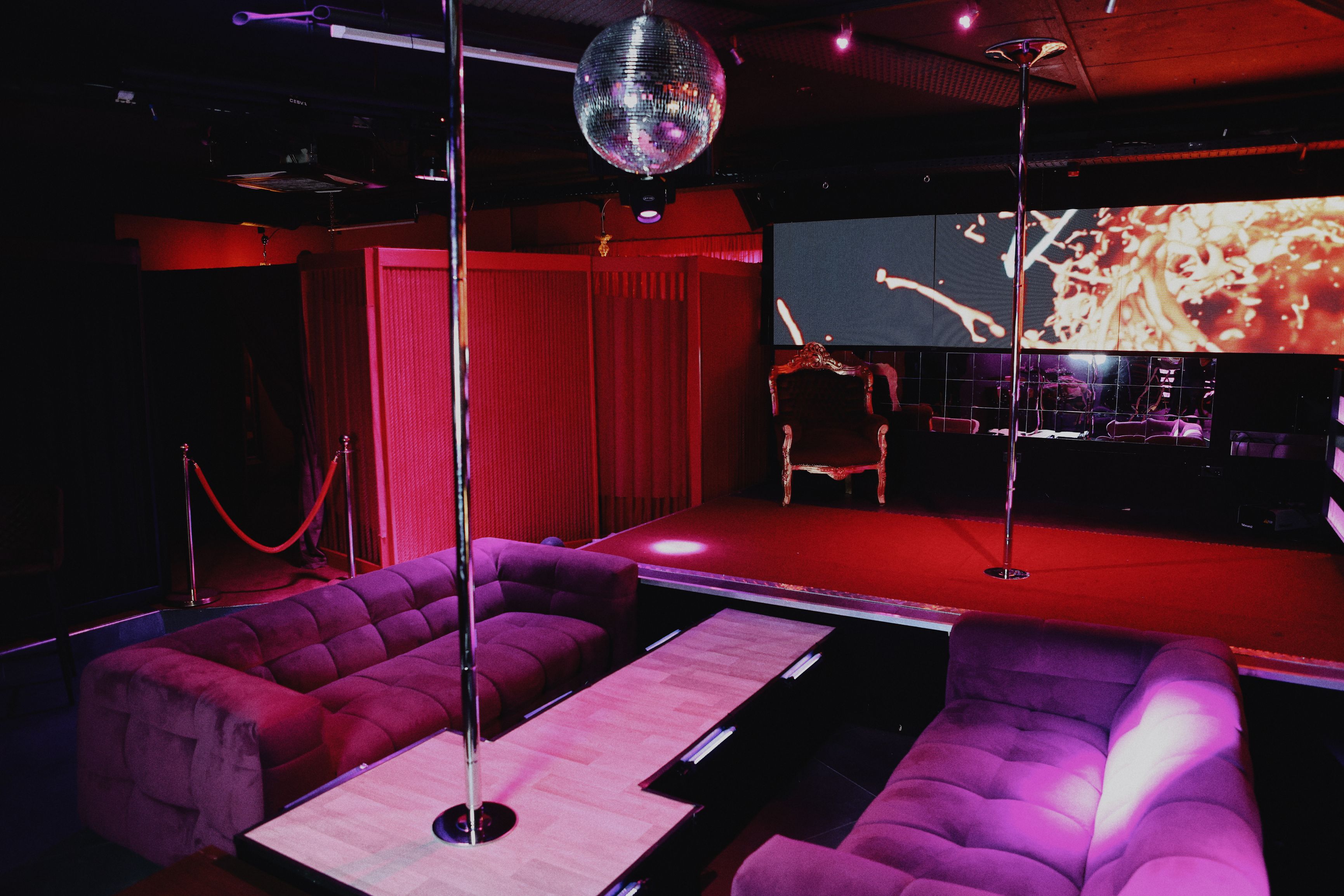 Bilder Crystal Club & Lounge | Stripclub | Tabledance | Live Shows | Nightclub