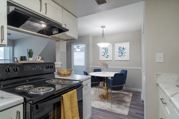 Images Grove at Stonebrook Apartments & Townhomes