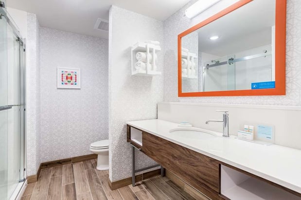 Images Hampton Inn by Hilton Bedford