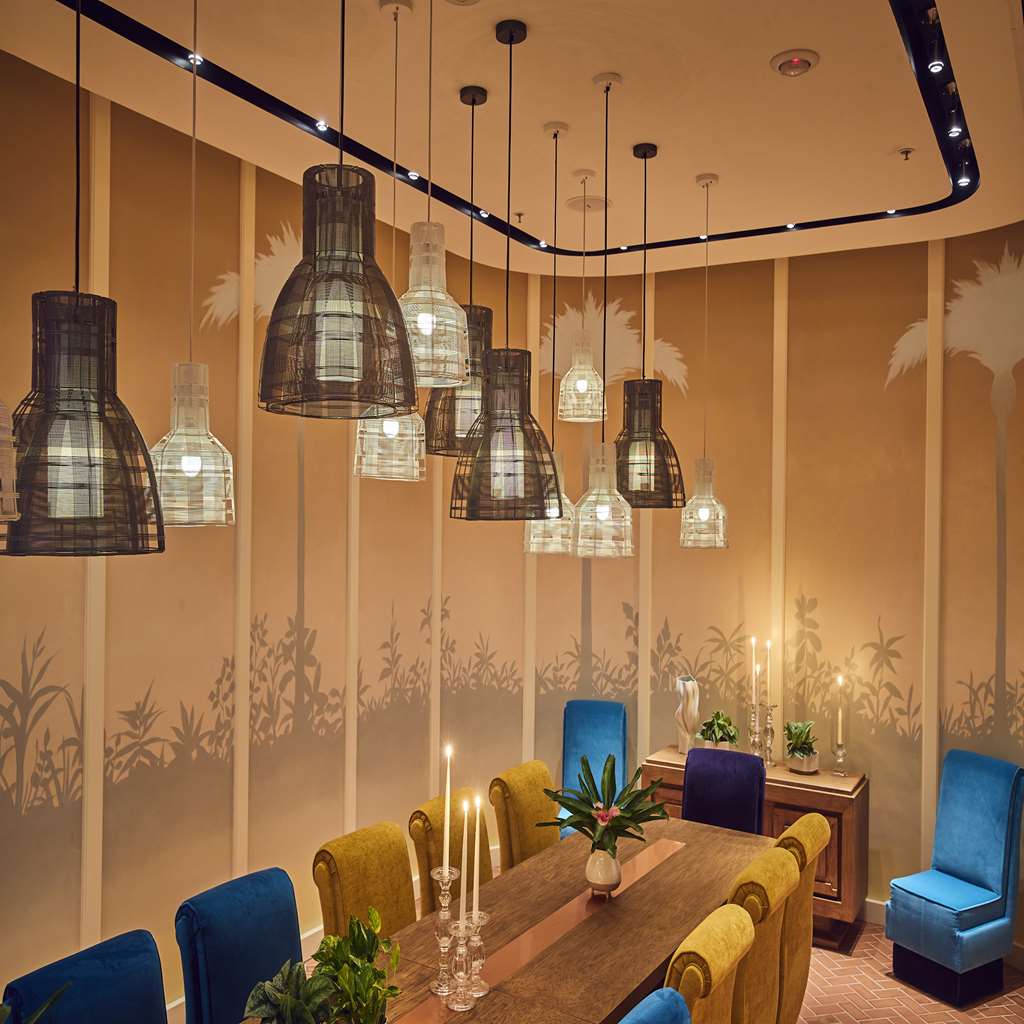 The Drayton Hotel Savannah, Curio Collection by Hilton