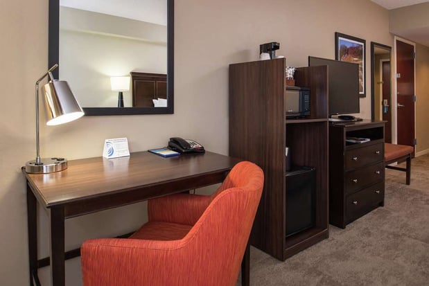 Images Hampton Inn & Suites Charlotte-Arrowood Rd.