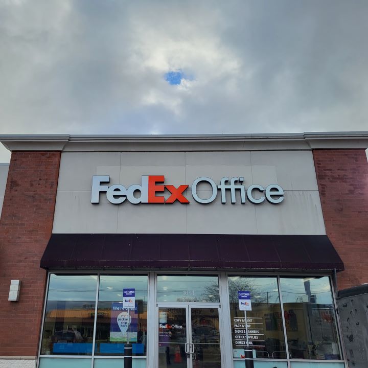Exterior photo of FedEx Office location at 1031 N Green River Rd\t Print quickly and easily in the self-service area at the FedEx Office location 1031 N Green River Rd from email, USB, or the cloud\t FedEx Office Print & Go near 1031 N Green River Rd\t Shipping boxes and packing services available at FedEx Office 1031 N Green River Rd\t Get banners, signs, posters and prints at FedEx Office 1031 N Green River Rd\t Full service printing and packing at FedEx Office 1031 N Green River Rd\t Drop off FedEx packages near 1031 N Green River Rd\t FedEx shipping near 1031 N Green River Rd