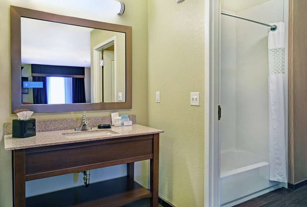 Images Hampton Inn & Suites Milwaukee/Franklin