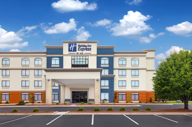 Images Holiday Inn Express Fayetteville - Fort Bragg by IHG