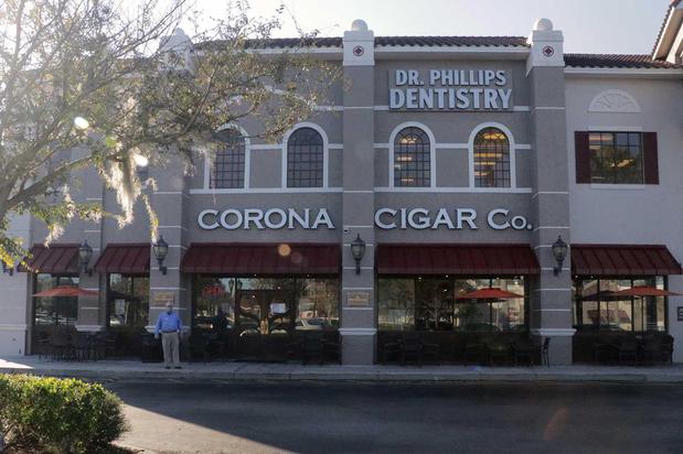 Images Corona Cigar Company & Drew Estate Lounge