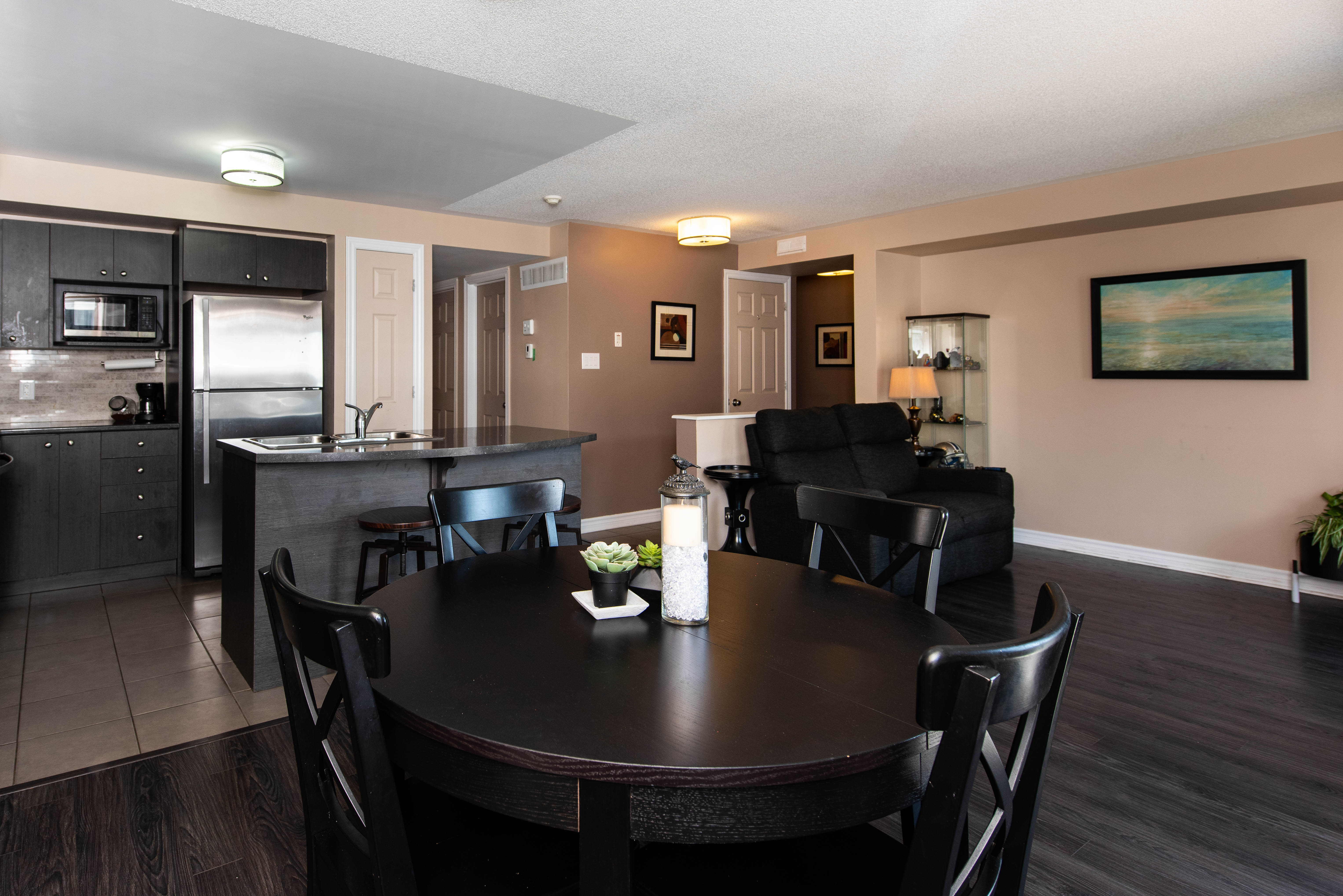 Images Leif Olson - Ottawa Real Estate Agent - Hamre Team RE/MAX Affiliates